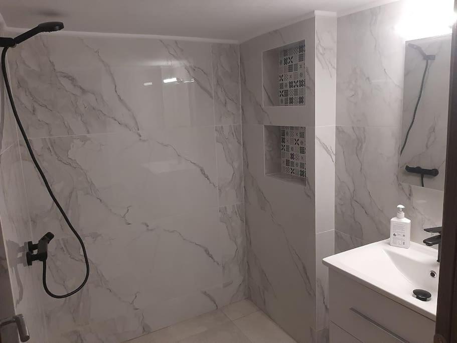 Apartament Modern Apartmen In Athina Ateny Zewnętrze zdjęcie